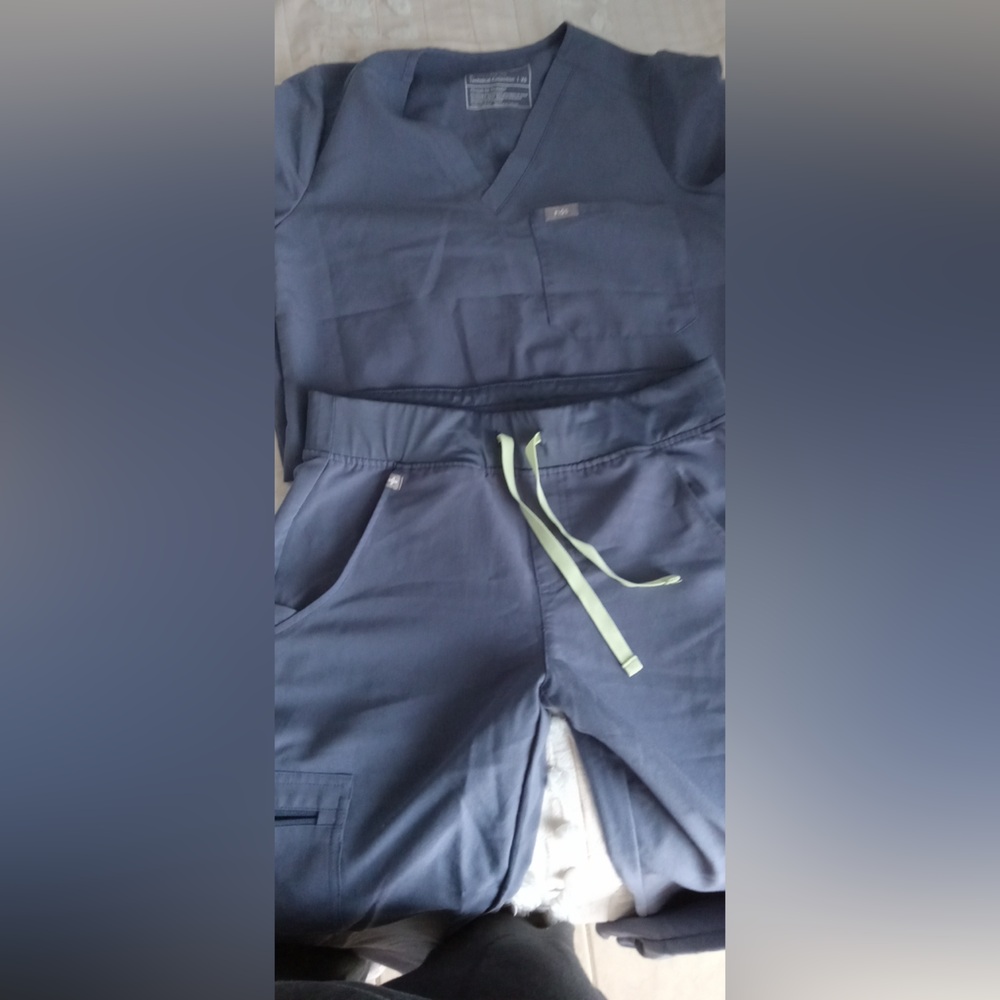 Figs scrubs